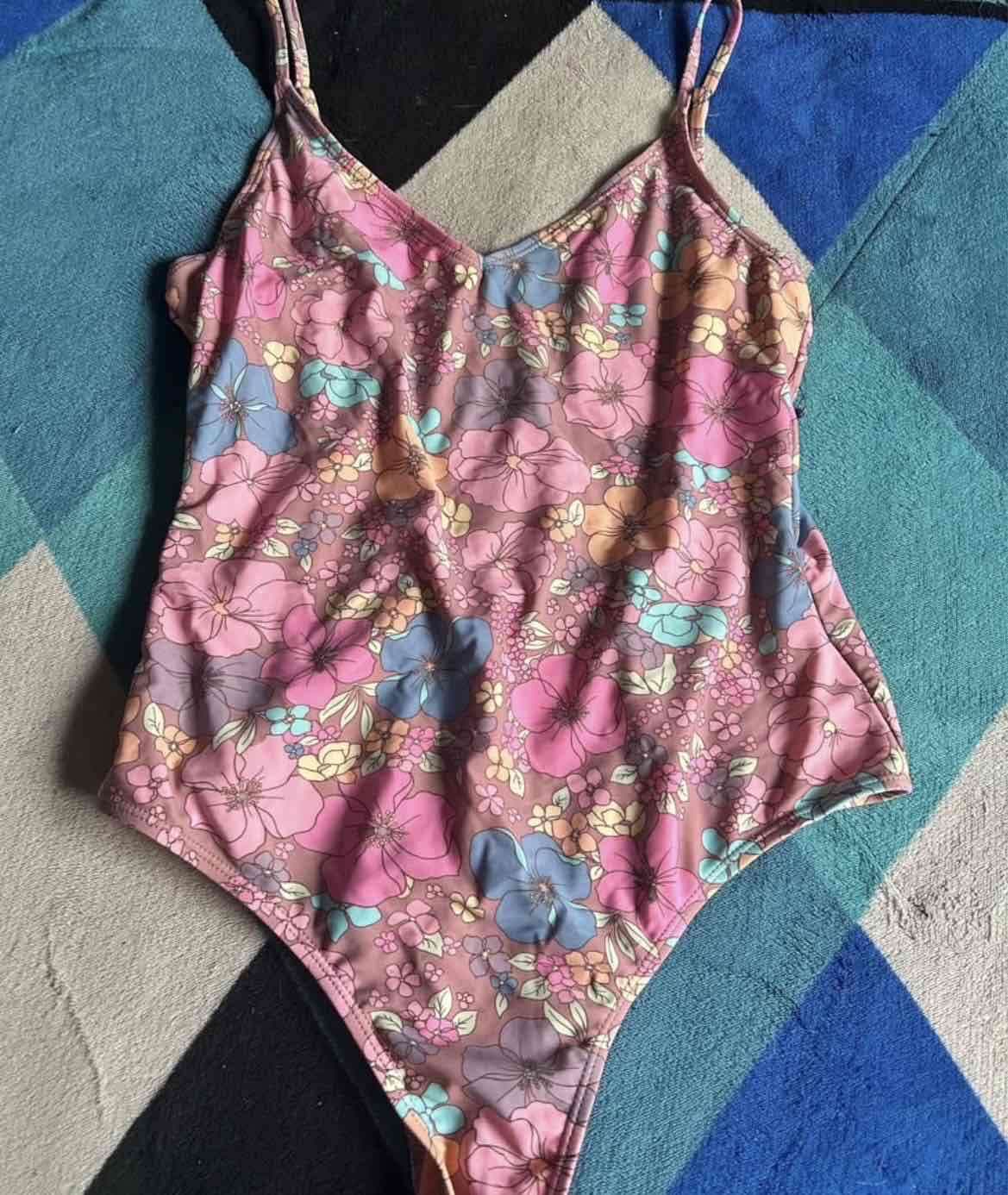 Traje de baño floreado mujer